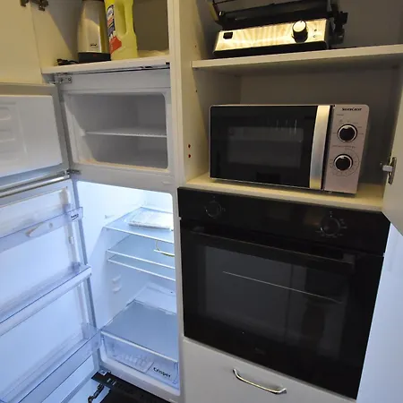 Apartma Fontana شقة *