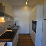 Apartma Fontana شقة